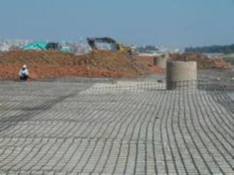土工格栅在沥青混凝土路面中的应用研究